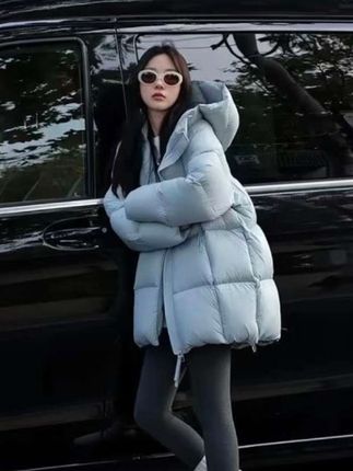 #秋冬穿搭 #穿出自信穿出美丽 #羽绒服穿搭 #穿搭不重样 #减龄气质 秋冬宽松贝贝中长款羽绒服