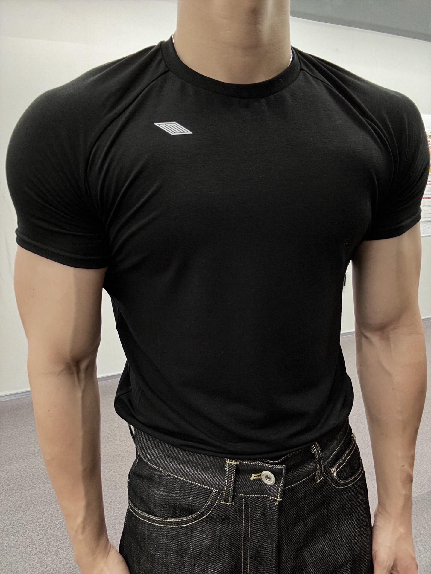 男人的黑丝:)#健身 #日常生活 #坚持的意义 #训练 #mutesurge