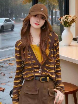 韩系减龄设计感假两件条纹针织衫女2025秋季新款洋气通勤连帽上衣#春秋新款 #减龄气质 #时髦穿搭 #秋日穿搭