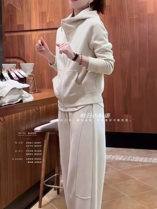 慵懒风休闲运动套装女2025秋季新款时尚洋气连帽卫衣阔腿裤两件套#时尚穿搭 #秋冬穿搭 #舒适百搭