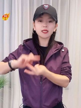 2025秋季新款时尚防风短款收腰连帽风衣工装韩版休闲外套女#简约大气 #户外穿搭 #面料舒适 #自留款 #百搭上衣