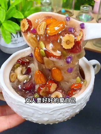 女孩们别总是抱着奶茶了!每天喝上一碗#燕窝银耳羹 ,胶质感满满,营养又健康#喝出好气色 #五谷杂粮 #营养健康 #粗粮