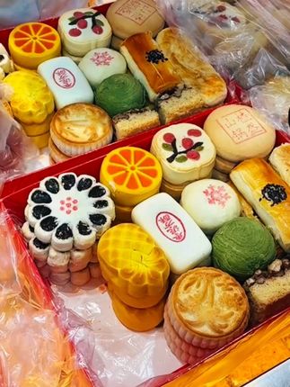 咱们老祖宗吃的是真好啊!去北京必买的稻香村京八件各式中式糕点是真好吃啊!#京八件 #北京特产 #中式糕点 #糕点 #稻香村糕点