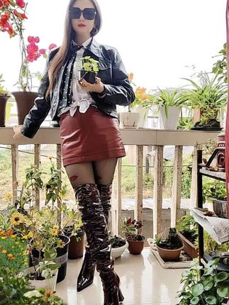 丝袜赛道文案素材 - 上一个发的是动态视频却变成是一张照片,现重新发一个视频看是否成功。#日常穿搭#丝袜高跟鞋搭配 - 朱砂爱丝袜作品