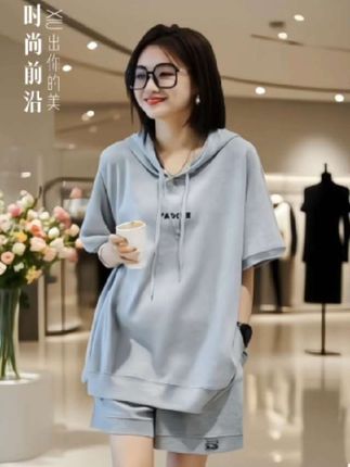 #时尚穿搭#休闲时尚#遮肉显瘦 #谁穿谁好看#简约穿搭