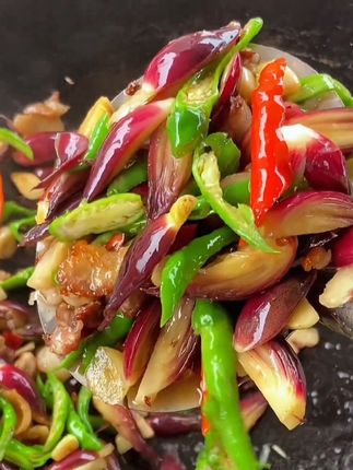 头茬洋荷姜太鲜嫩了,清炒,炒腊肉,凉拌都安逸😂 #阳荷 #阳荷炒腊肉 #妈呀太香了 #戒不掉的贵州味道#开胃菜