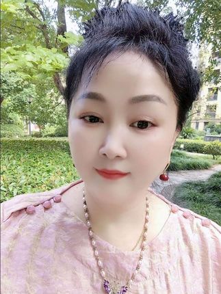 老铁们下午好!@DOU+小助手