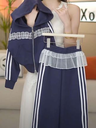 女童套装春秋2025新款中大童洋气网红卫衣外套休闲裤两件套运动服#高级感穿搭 #洋气卫衣套装#甜美女孩 #休闲穿搭 #谁穿谁好看系列 @抖加🔥上热门🔥dou+🔥热点宝 @热卖推荐 @DOU+上热门