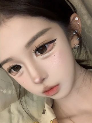 你这么权衡利弊 遇到比我更好的人了吗#韩姬儿美瞳 #韩姬儿感应娃娃