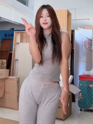 找个班上#有点上头 #摆胯 #浅跳一下 #摇一摇