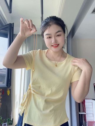 特别有质感的一款项链,简单大方还好看,洋气又百搭,特别的喜欢#项链 #百搭项链 #谁戴谁好看