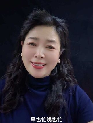 早也忙晚也忙,碎银几两泪断肠,酸甜苦辣肚里装,告诉自己要坚强#加油干吧为了生活