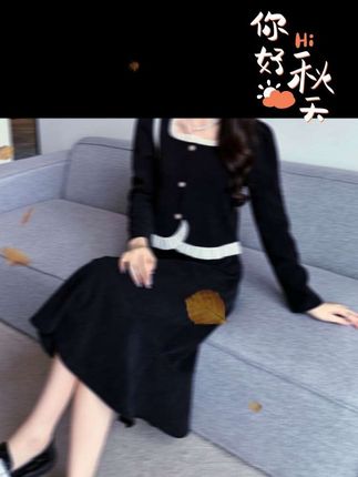 这条超美的赫本风鱼尾裙我真的太喜欢了,它就是那种很经典的黑色设计,简约又高级,而且还是高腰的款式,特别显腿长,小个子女生也能轻松驾驭,不管是日常穿还是上班穿都超级合适,尤其是它的鱼尾造型,真的很有韵味,走起路来也特别飘逸灵动。#黑色系穿搭