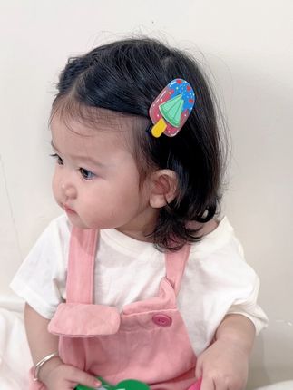 好可爱的冰淇淋发夹,夹刘海干净又凉爽,太适合我碎发多的女儿了#发夹 #发饰发夹 #碎发整理 #儿童发饰
