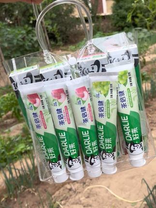 等到了,等到了,好来黑人牙膏的大活动了!真的太卷了!#好来茶倍健 初萃茶牙膏现在这个价到手8件套!白桃味儿的好好闻!不辣口!元气果茶一刷清新!刷完呼气哈气都是香香的!刷到的赶紧囤啊!#好来初萃茶 #生活必备#爱牙护牙 #牙膏