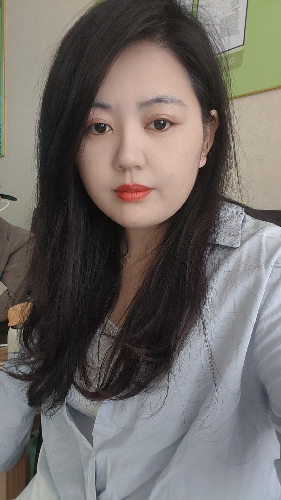 你要允许新的生活开始发生,有时候老天会给你开一个玩笑,是为了让你有机会选择一种新的生活。 接受,转变方向,开始新的生活,这很难, 我可以,你也一样。 你相信自己,你远远比你想象中的要坚强许多!