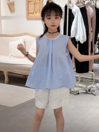 宝贝放假了 带她出去玩 一定要穿上这套夏季无袖宽松的套装 太好看了#夏款搭配 #夏季穿搭 #夏季新款 #生女儿就要这样穿