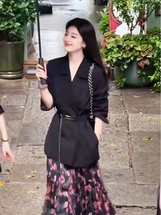 早秋新款百搭气质轻奢印花拼接长袖碎花连衣裙女#面料柔软舒适# 遮肉显瘦#早秋碎花连衣裙#优雅气质#谁穿谁好看