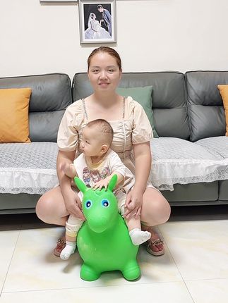 生活的疲惫,生活的不易,听到这个歌 让一天倍感疲惫的我 感到前所未有的轻松 解压#抖音官方正能量 #抖音无不良影响 #无不良影响 #萌宝宝