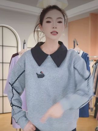 #女装穿搭 #卫衣穿搭 【不加绒】女士灰色卫衣秋冬2025新款爆款时尚洋气上衣@抖音小助手 @DOU+小助手 @DOU+上热门