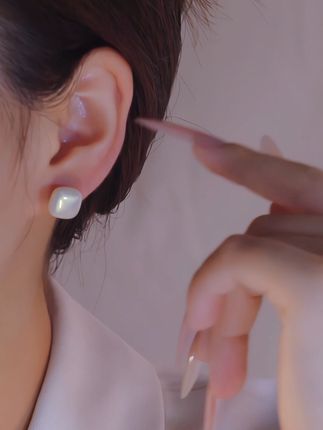 时尚新款方形香槟珠珠耳钉#时尚饰品 #时尚耳饰 #耳饰分享 #耳钉