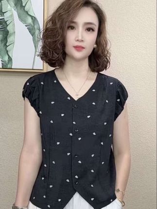 #夏季穿搭 #面料柔软舒适 #质量杠杠的好 #谁穿谁好看 #洋气小衫
