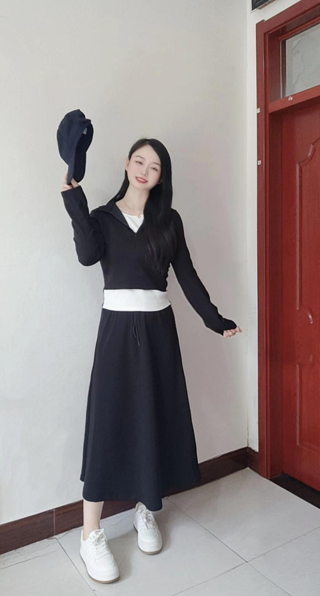 当你什么都经历过的时候,才会发现,人生无论你怎么精心策划,都抵不过一场命运的安排,命里有时终须有,命里无时莫强求#温柔风穿搭 #秋季新款#韩系两件套裙