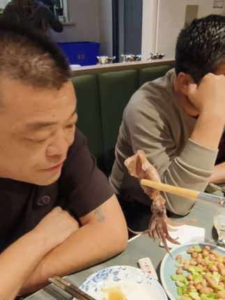 这你不能怪我了,是你自己不愿意吃的😂 #武邑收废铁小姐姐 #搞笑#收报废车