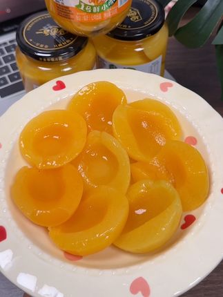 果肉饱满,脆嫩多汁的大黄桃,爱吃黄桃的赶紧薅现在这个价格超级划算!!#超好吃 #水果罐头 #甜甜的味道