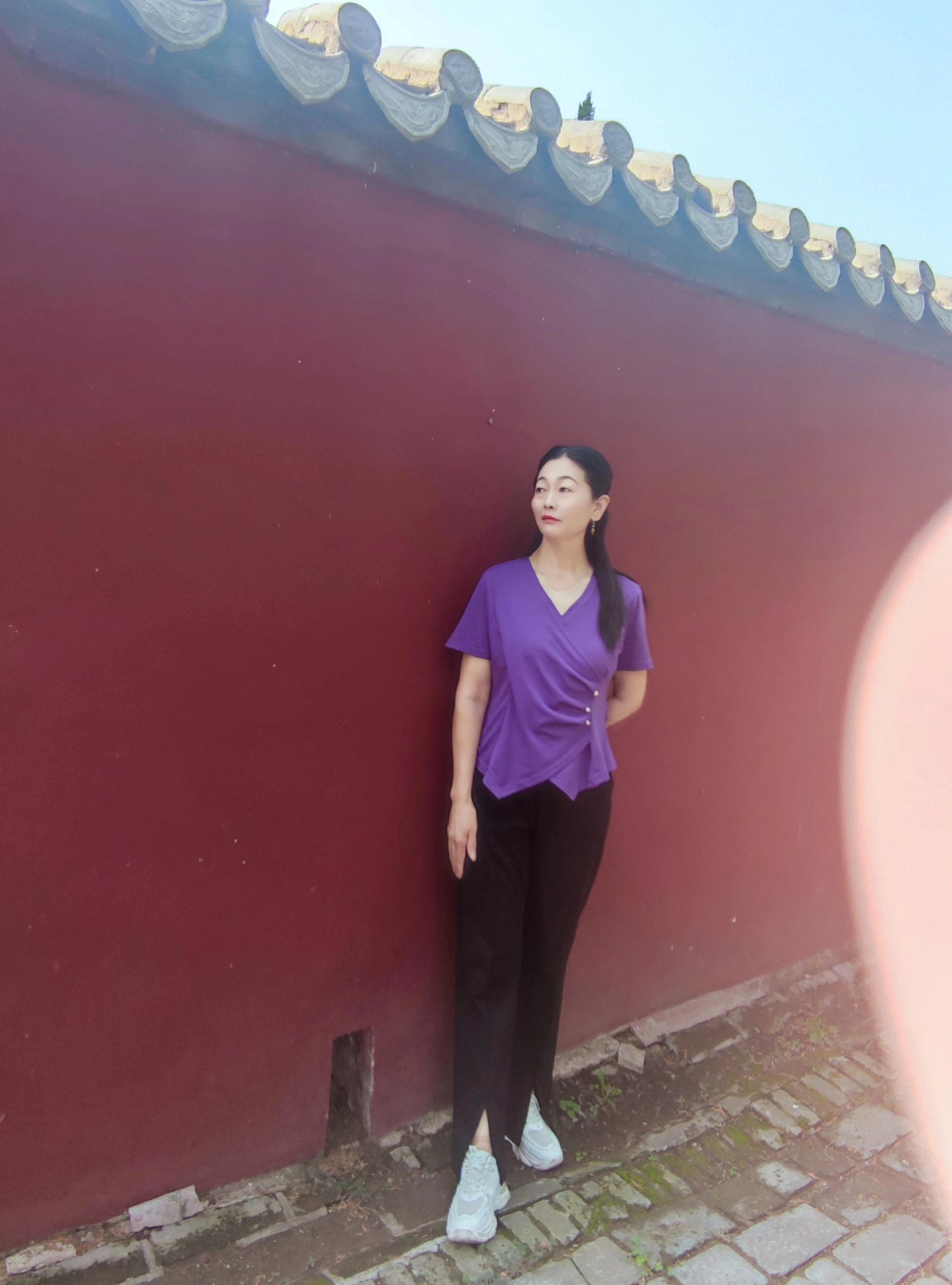 #红墙拍照 #日常vlog #随意拍 #阳光是最好的滤镜 #记录生活