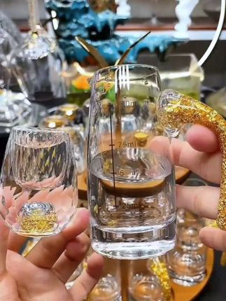 金箔白酒杯 水滴外观 钻石切割工艺 24K水晶杯#金箔白酒杯套装 #酒杯 #水晶杯