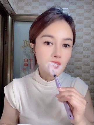 都试试这个#三面牙刷好好用啊!三个面同时 做保洁,刷的又快又千净#牙刷#刷牙#牙刷推荐#自用好物分享