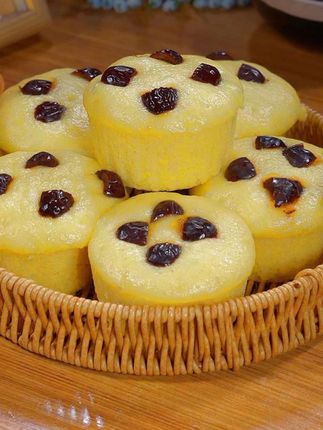 大米倒进绞肉机里,太好吃了,出锅香甜松软,比蛋糕还解馋 #美食推荐 #大米神仙吃法 #大米发糕