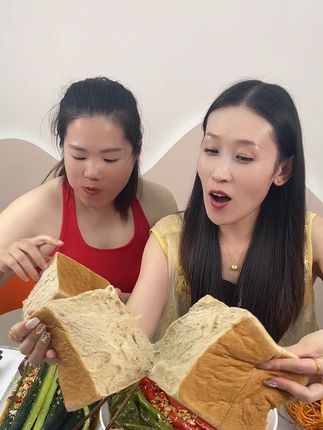 芳妹儿黑麦全麦面包 #口感特别好 #爆款热卖中 #超便宜超划算 #好吃到停不下来 #妈呀太香了