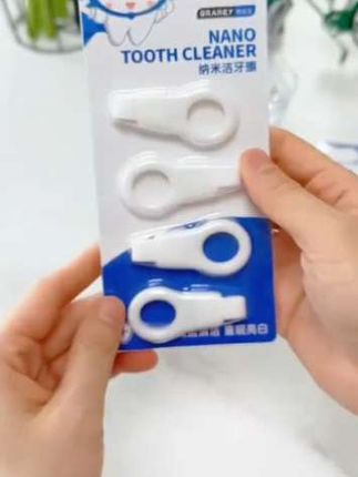 咦,真的好脏啊,以前用牙刷都刷不干净。这个刷的干净,这个也太神奇了吧。