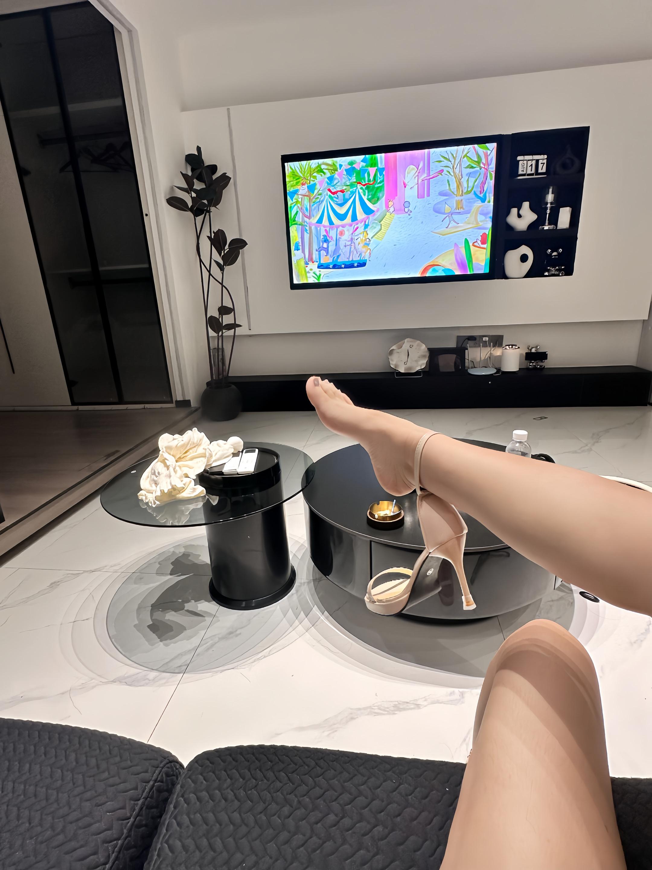 扇你巴掌的时候 要问我手疼不疼#s #高跟鞋 #居家
