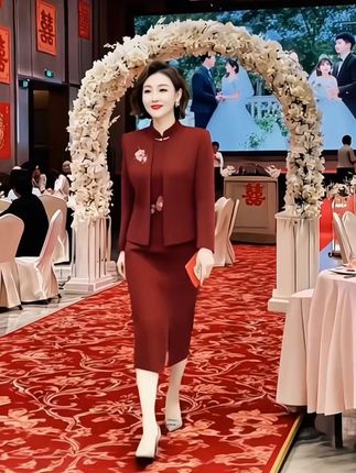 #婚庆礼服 #婚礼妈妈礼服 #喜婆婆喜妈妈婚宴装 #敬酒服 #平时可穿的妈妈礼服 @DOU+小助手
