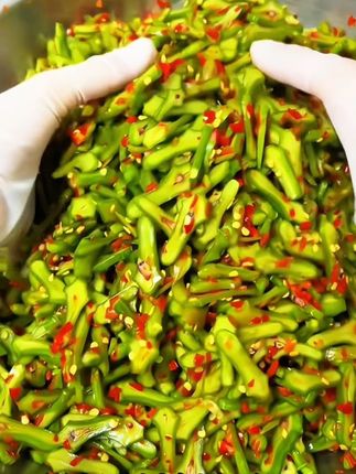 喜欢吃刀豆的看过来,2025年的头茬刀豆都是新鲜采摘现摘现发买回去炒着吃、凉拌吃、腌酸豆角都可以#刀豆 #蔬菜 #豆角#强烈推荐 #新鲜采摘