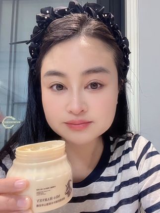 想要皮肤好就用它,可以爆珠的羊奶霜,早晚都能用,玻色因精华深层补水,滋润保湿,抗皱紧致还养肤,水水嫩嫩一整天,适用各种肤质!#面霜 #山羊奶霜 #羊奶霜 #滋润保湿 #抗皱