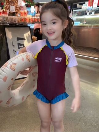 你可不准反悔 桃花开的时候 你一定要回来看我!#骗你生女儿 #苗疆少女 #总要穿一次少数民族服饰 #生女儿就是用来打扮的 #泳衣