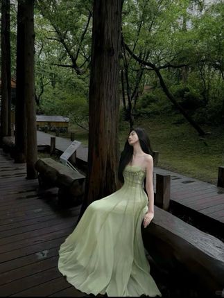 氧气绿太迷人啦 #夏天该有的样子 #穿出高级感 #高级感穿搭 #约会度假两不误的法式裙推荐# 适合通勤穿的法式小裙子推荐