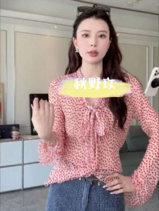KUN【秋野玫】热情活泼 细腻红色波点印花轻盈飘带独特漂亮小衫上衣#衬衫 #复古 #港风 #气质穿搭 #今天穿什么