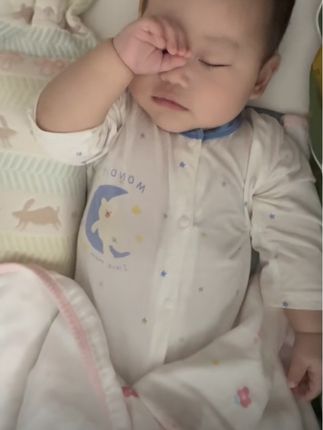 晚上总是翻来覆去,给他安排了#葵花鸡内金贴 #育儿经验分享