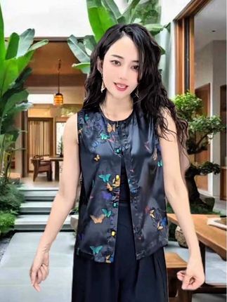 [黑色时尚新中式提花背心女国风蝴蝶印花马甲上衣】#面料柔软舒适 #优雅气质 #春秋穿搭 #时尚百搭又显瘦 #谁穿谁漂亮 @巨量千川 @DOU+小助手