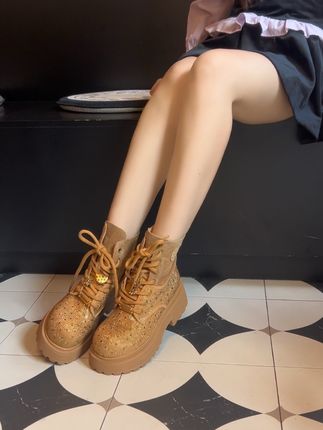 #好穿又好搭 #显高显瘦显腿长 #软底软面穿上超舒服 #好鞋推荐