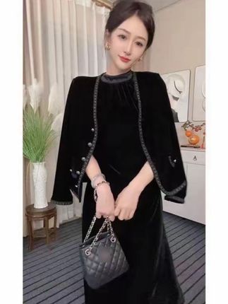 #谁穿谁好看 #丝绒外套 #质量嘎嘎好 #早秋新款 @抖音小助手