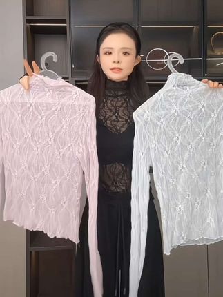 曼曼【若隐若现】半高领刺绣钩花透视打底显瘦蕾丝不扎肉#打底衫 #蕾丝打底衫 #内搭 #时尚洋气百搭 #纯欲风