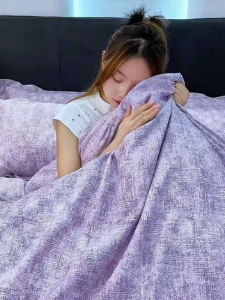 #四件套 ,床上用品这款磨毛四件套叶太舒服了,紫气东来,紫为尊,好看又好睡,女人,要照顾好自己! 值得拥有#面料柔软舒适 #床品搭配#好睡眠#床上用品