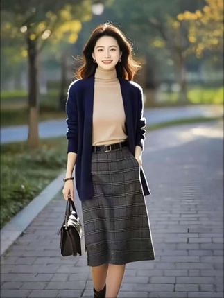 #优雅气质 #时尚穿搭 #春秋穿搭 #洋气小衫 #减龄显瘦穿搭