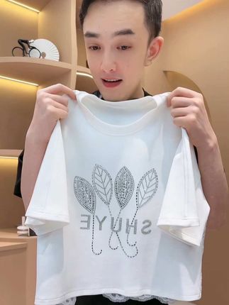 #女装#2025夏季欧货新品 小众象牙白色系 烫钻工艺 拼接蕾丝 欧版短袖T #新款上新 #夏日穿搭